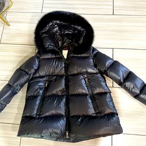 Monclear puffer coat black with mink fur !!! Must have !!🔥🔥🔥🔥